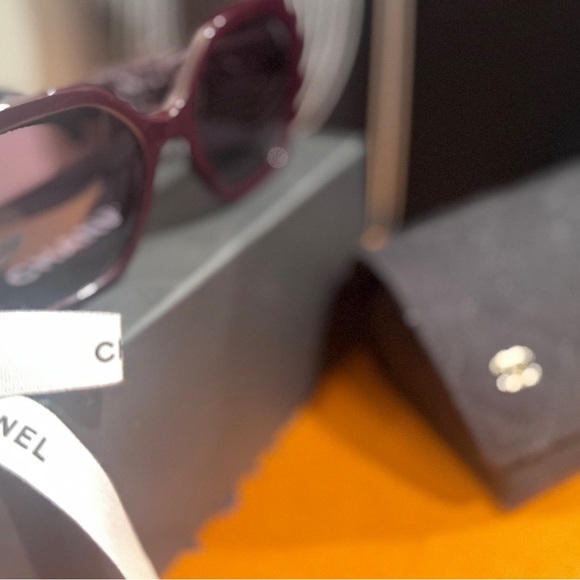 CHANEL lambskin Plum Sunglasses. Rare. Authentic - Picture 7 of 16